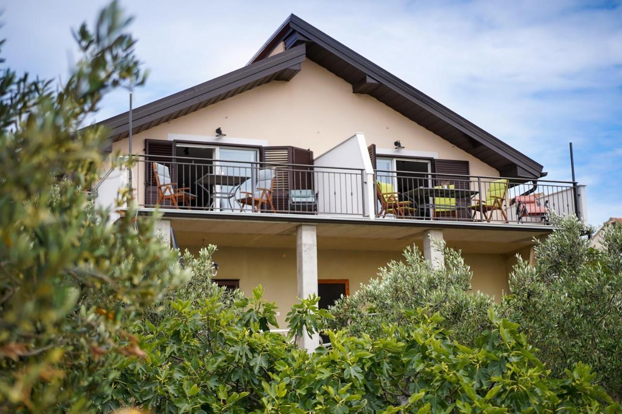 Kaprije Apartmani Tina I Ena Exterior foto