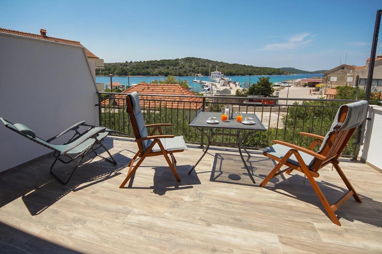 Kaprije Apartmani Tina I Ena Exterior foto