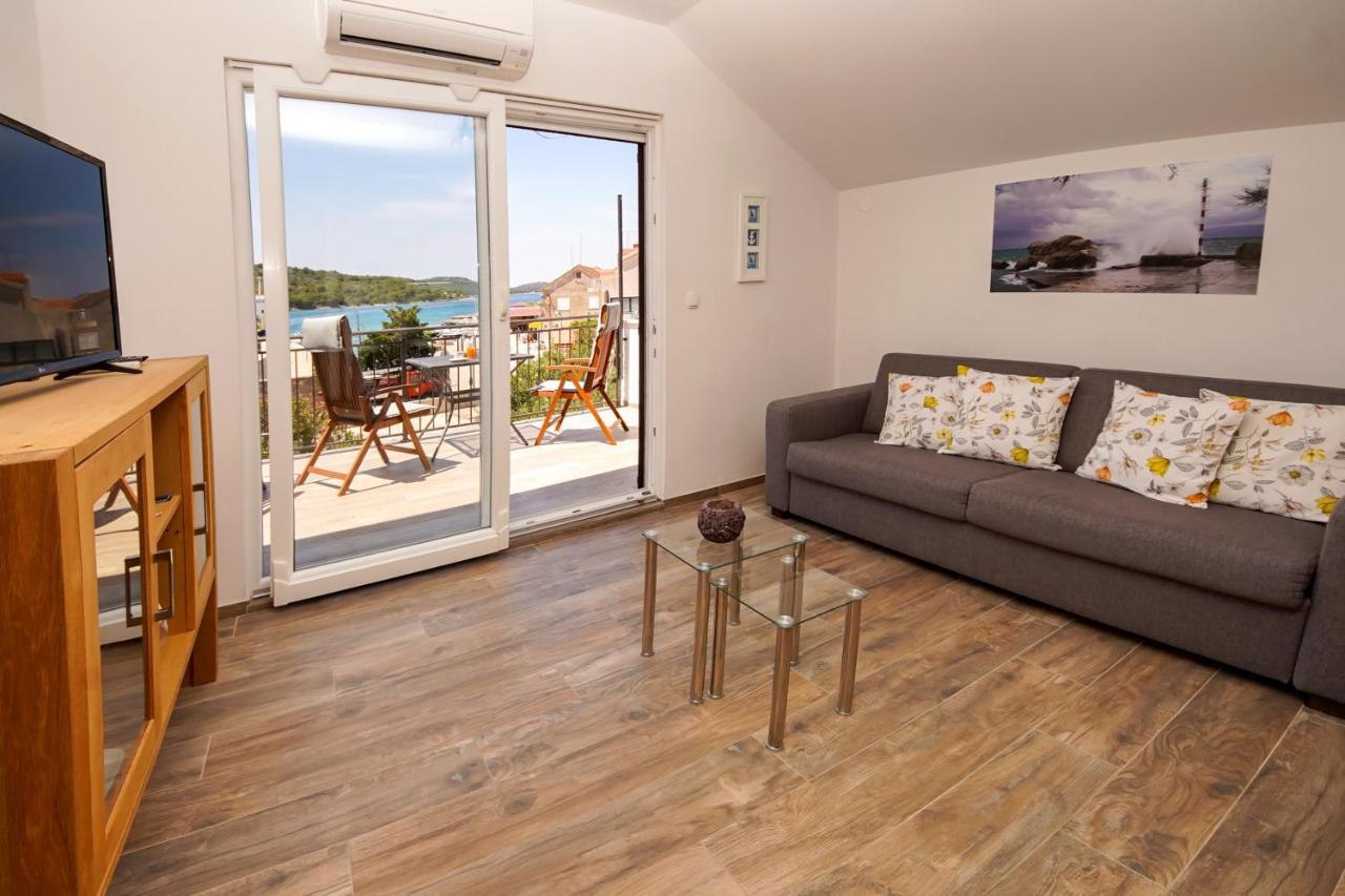 Kaprije Apartmani Tina I Ena Exterior foto